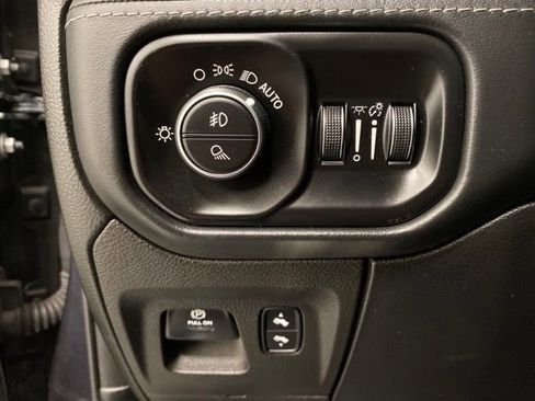 Used 2019 RAM 1500 Limited image 18