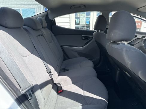 Used 2016 Hyundai Elantra SE FWD image 12