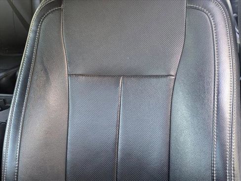 Used 2018 Ford F150 Lariat w/ Equipment Group 502A Luxury image 6