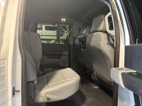 Used 2025 Ford F550 4x4 Crew Cab Super Duty w/ XL Chrome Package image 8