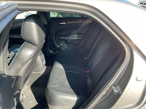 Used 2014 Chrysler 300 image 10