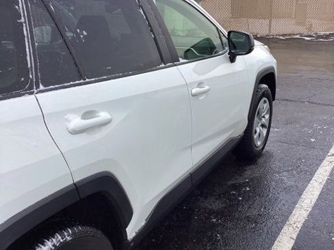 Used 2019 Toyota RAV4 LE image 7