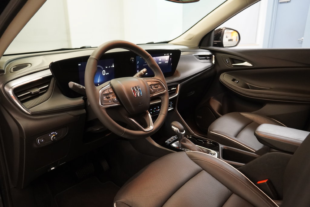 Used 2024 Buick Encore GX Avenir w/ Avenir Convenience Package AWD/4WD image 6