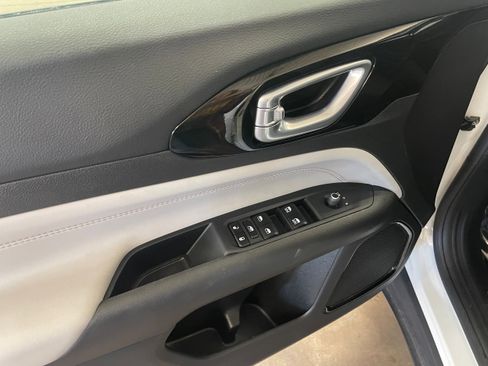 Used 2024 Jeep Compass Limited image 11