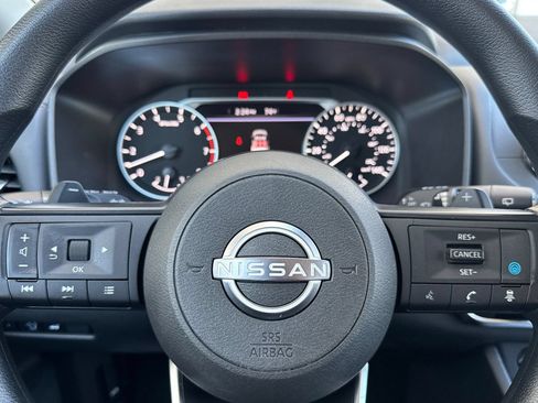 Used 2024 Nissan Rogue SV FWD image 25