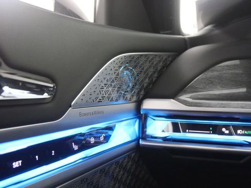 Certified 2023 BMW 760i xDrive image 20