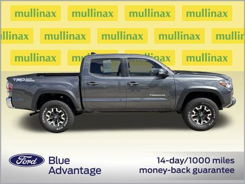 Used 2020 Toyota Tacoma TRD Off-Road image 2