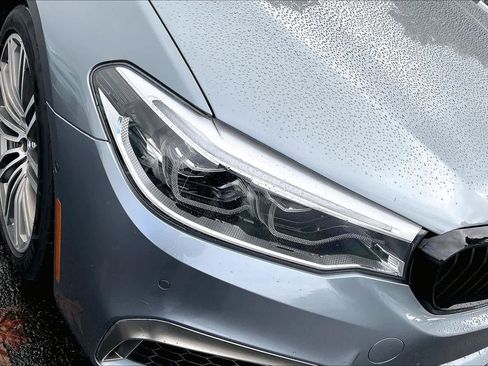 Used 2020 BMW M550i xDrive image 30