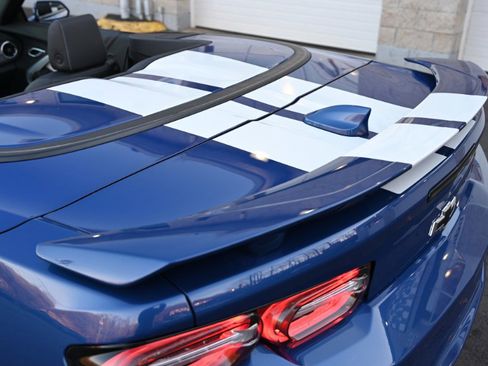 Used 2021 Chevrolet Camaro SS image 20