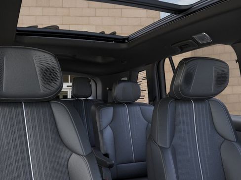 New 2026 Cadillac Vistiq Luxury w/ LPO, Floor Liner Package AWD/4WD image 24