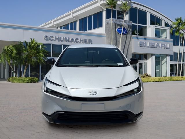 Used 2025 Toyota Prius LE FWD image 2