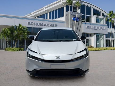 Used 2025 Toyota Prius LE FWD image 2