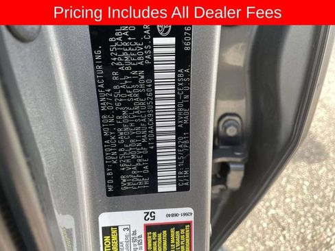 Used 2025 Toyota Camry SE FWD image 35