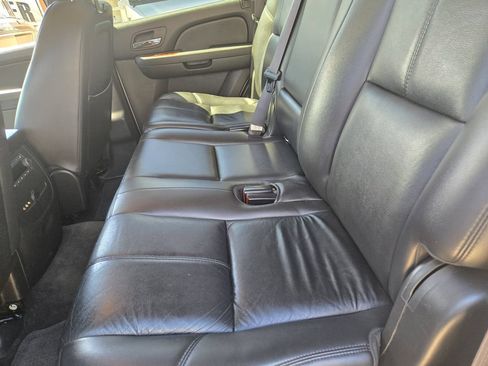 Used 2011 GMC Yukon SLT w/ SLT-2 Equipment Package AWD/4WD image 20