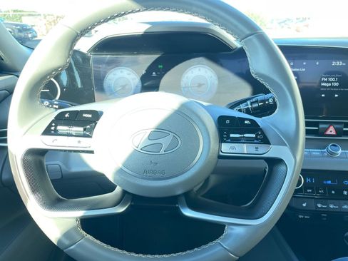 Used 2025 Hyundai Elantra SEL image 28