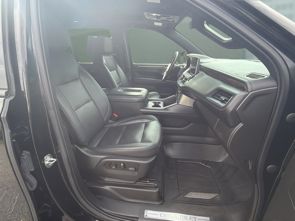 Used 2021 Chevrolet Tahoe Z71 w/ Luxury Package AWD/4WD image 20