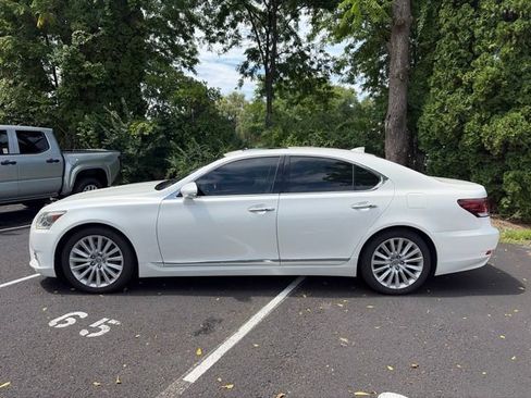 Used 2014 Lexus LS 460 AWD w/ Comfort Package image 8