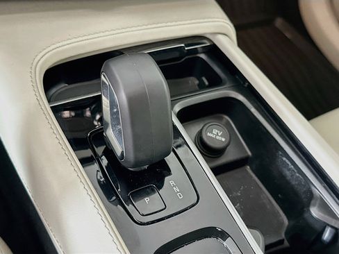 Used 2023 Volvo XC90 B6 Plus w/ Protection Package Premier AWD/4WD image 24