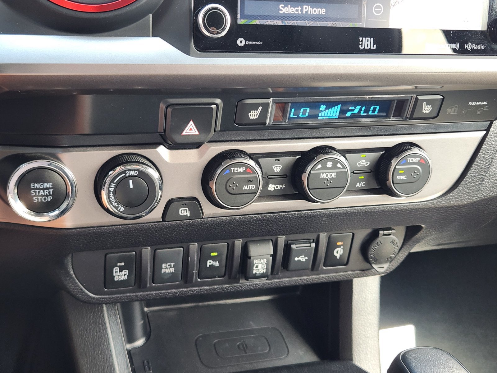 Used 2021 Toyota Tacoma Limited AWD/4WD image 23