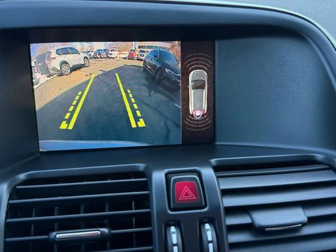 Used 2017 Volvo XC60 T6 Dynamic w/ Preferred Option Package image 20