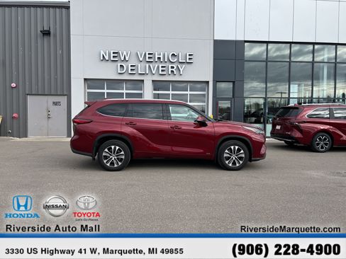 Used 2022 Toyota Highlander XLE image 10