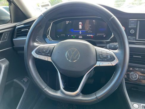 Used 2024 Volkswagen Jetta SE FWD image 12