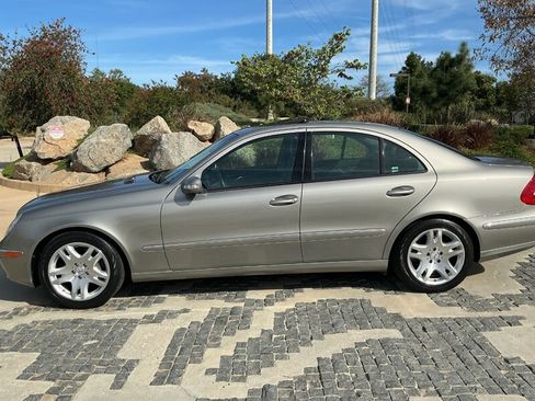 Used 2003 Mercedes-Benz E 500 Sedan image 6