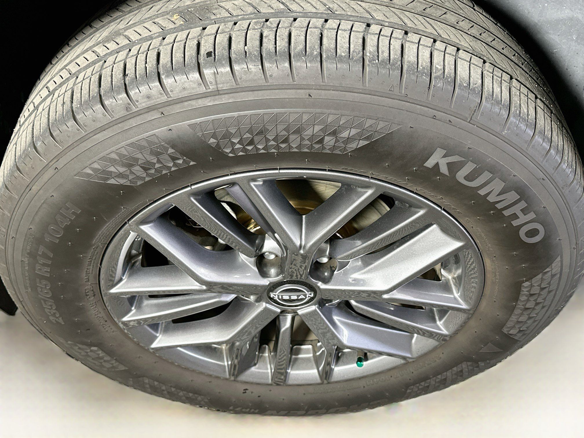 Used 2023 Nissan Rogue S FWD image 11