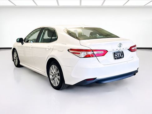 Used 2020 Toyota Camry LE image 6