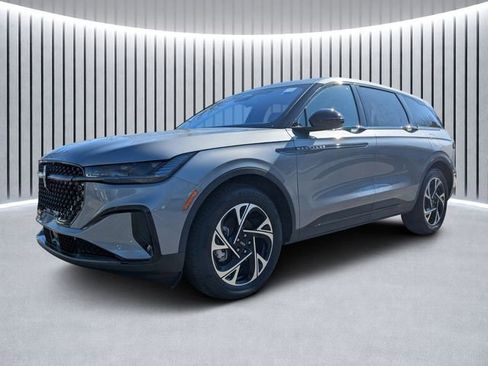 New 2025 Lincoln Nautilus Premier w/ Jet Appearance Package image 8