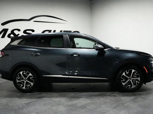 Used 2025 Kia Sportage EX image 6