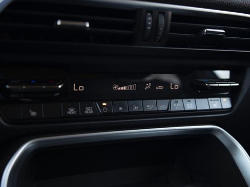 Used 2024 MAZDA CX-90 Plug-In Hybrid w/ Preferred image 9