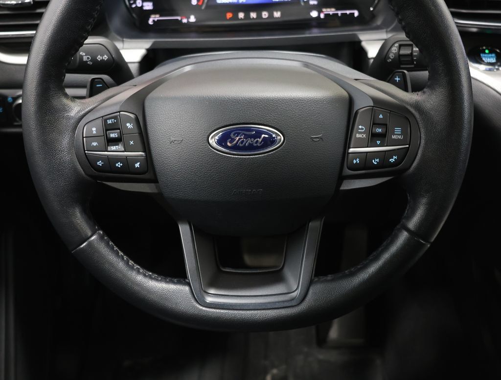 Used 2020 Ford Explorer XLT w/ Equipment Group 202A AWD/4WD image 17