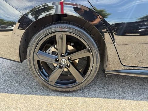 Used 2023 Nissan Sentra SR w/ Midnight Edition Package FWD image 12