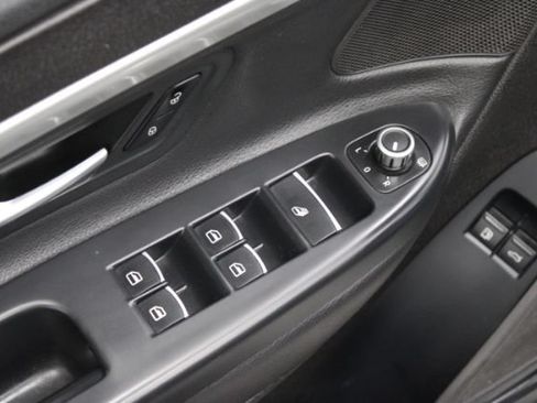 Used 2013 Volkswagen Eos Komfort FWD image 13