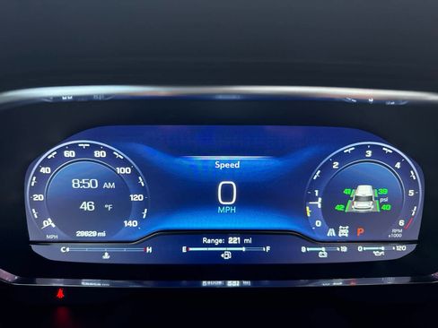 Used 2024 Chevrolet Tahoe Z71 w/ Luxury Package image 8