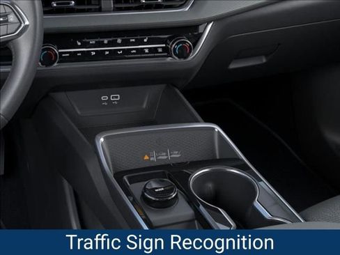 New 2026 Chevrolet Equinox LT w/ Convenience Package II image 26