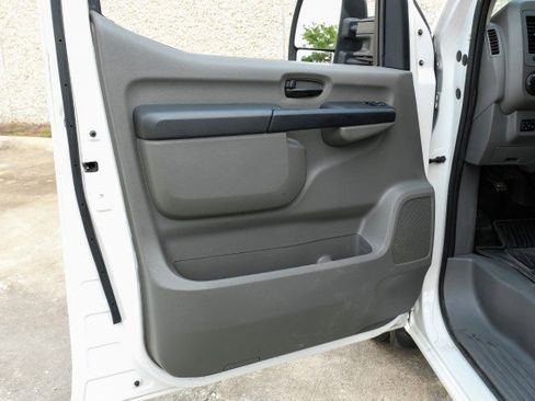 Used 2021 Nissan NV 2500 SV RWD image 38