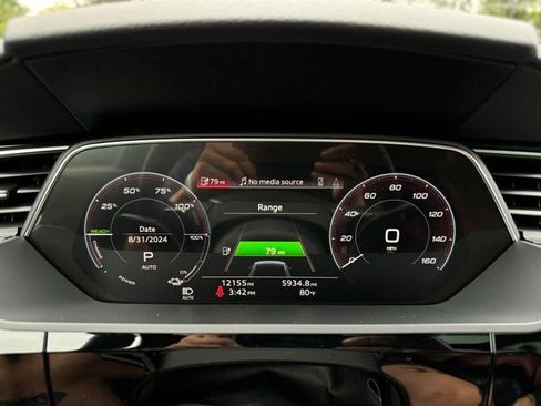Used 2023 Audi e-tron S Prestige image 15