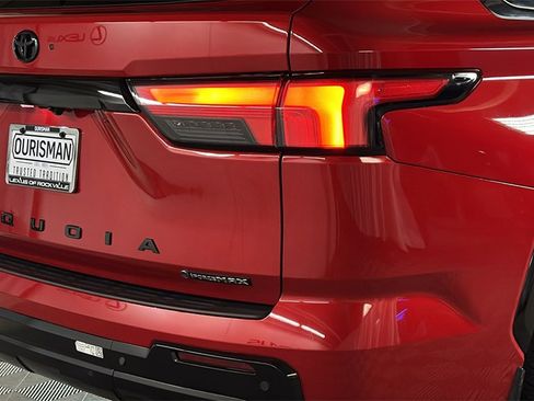 Used 2025 Toyota Sequoia Platinum image 6