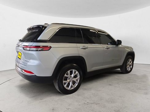 Used 2022 Jeep Grand Cherokee Limited AWD/4WD image 5