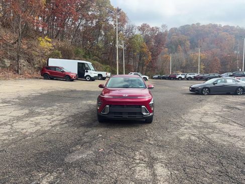 Used 2025 Hyundai Kona SEL image 9