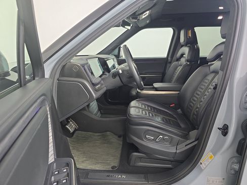 Used 2024 Rivian R1S Adventure AWD/4WD image 24
