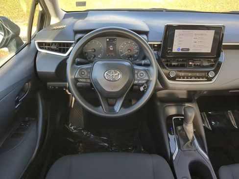 Used 2025 Toyota Corolla LE FWD image 14