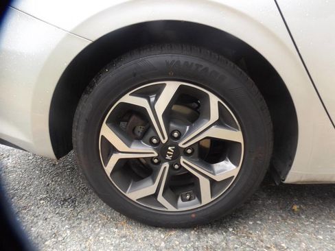 Used 2019 Kia Forte LXS FWD image 24
