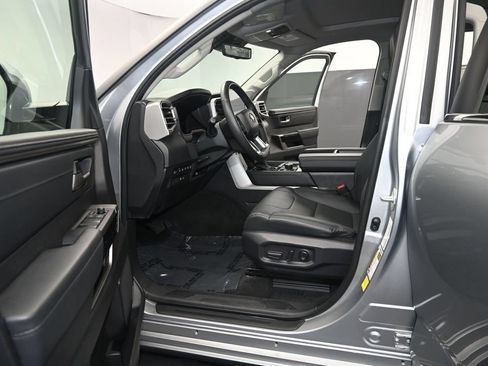 Used 2024 Toyota Tundra Limited AWD/4WD image 13