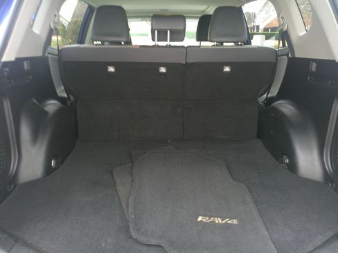 Used 2015 Toyota RAV4 Limited image 34