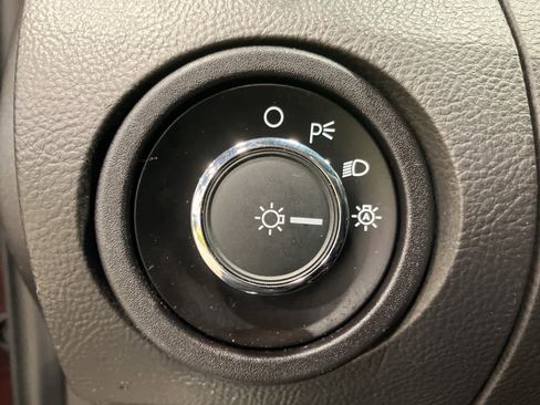 Used 2019 Ford Taurus Limited image 17