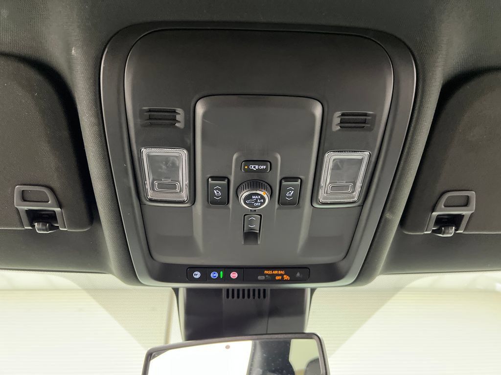 Used 2025 GMC Yukon XL Denali RWD image 69