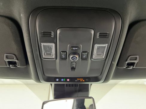 Used 2025 GMC Yukon XL Denali RWD image 69